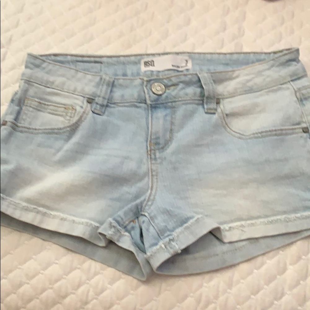 Light jean shorts
